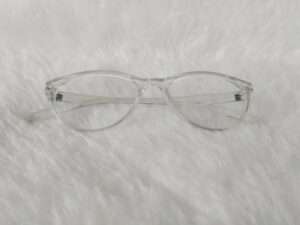 Minimalist Transparent Oval Glasses for Any Occasion