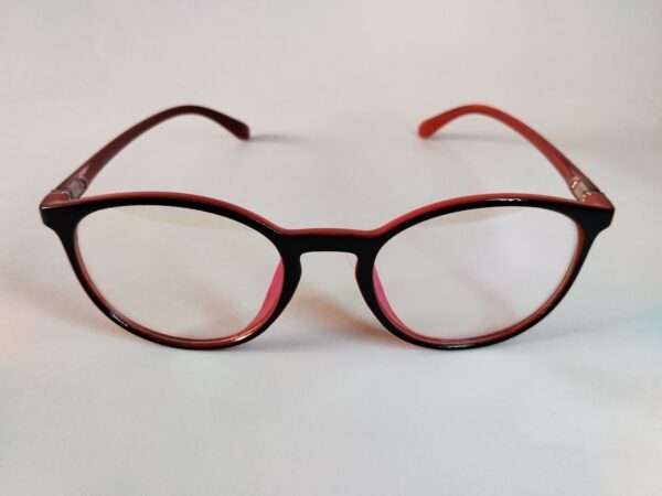 Black Red Oval Men and Women Frames