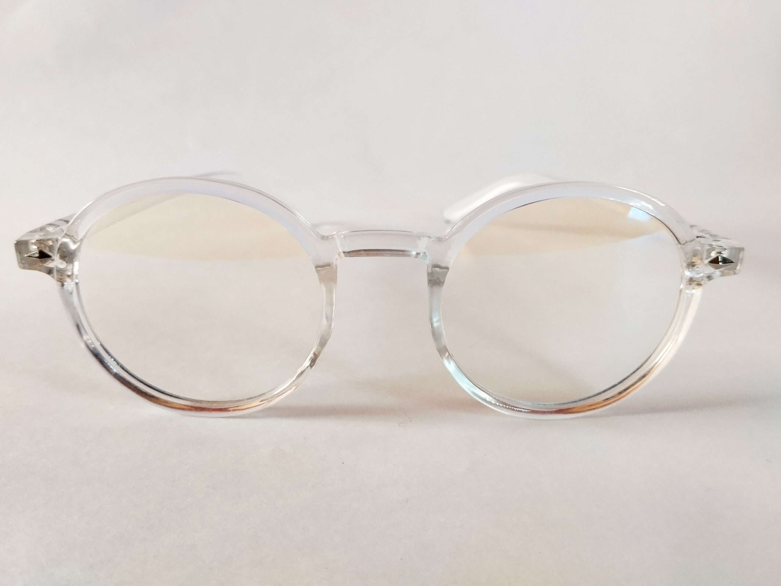 Transparent Round White Frames for men and women stylish wear.